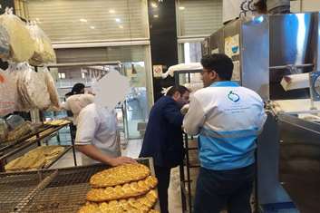 برگزاری گشت مشترک کارشناسان بهداشت محیط مرکز بهداشت شمال غرب یک در معیت کارشناس محترم اتاق اصناف جهت نظارت بر نانوایی ها